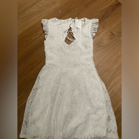 White fomal dress - Picture 1 of 2